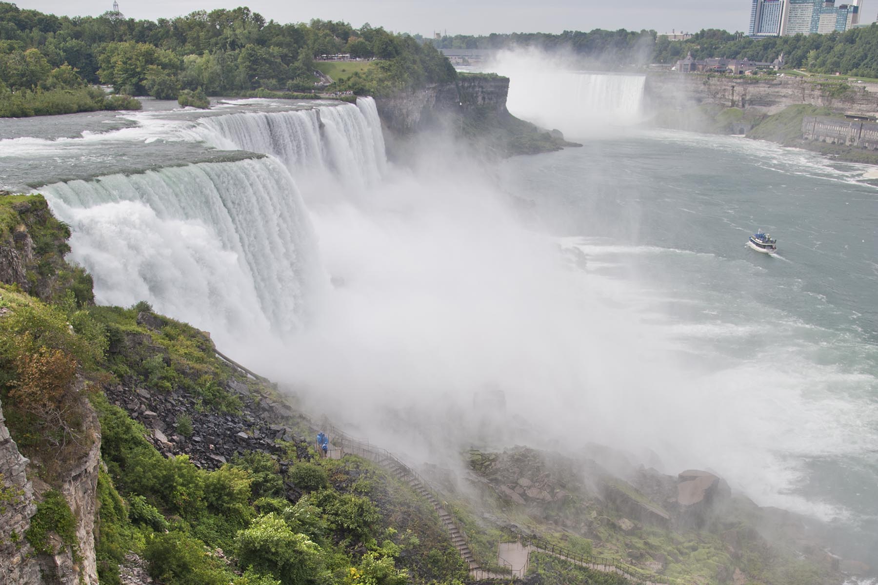 Is Niagara Falls in upstate New York?