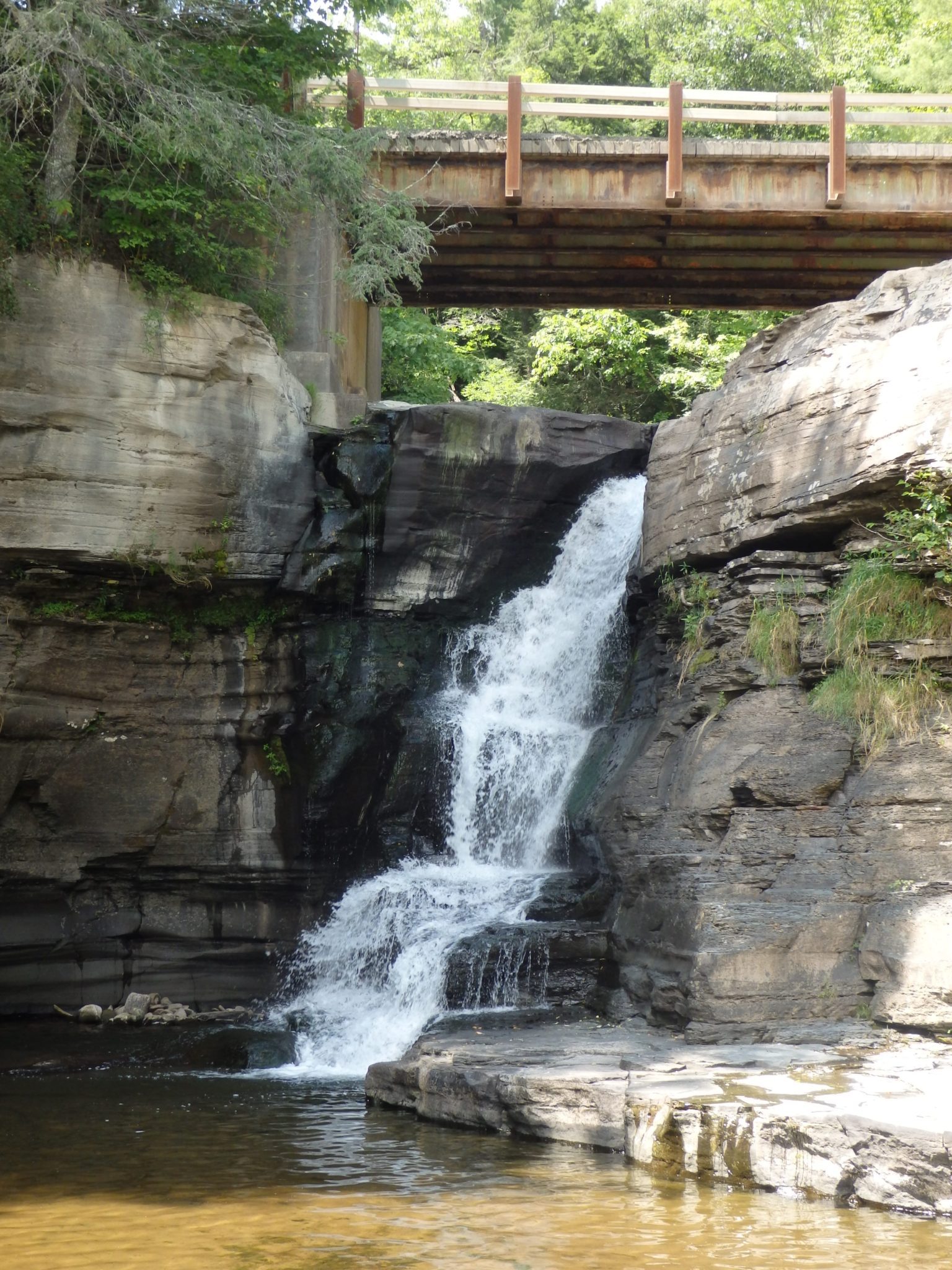 Harriet Hollister Spencer State Recreation Area, Waterfall in – Canadice, Town of, Ontario